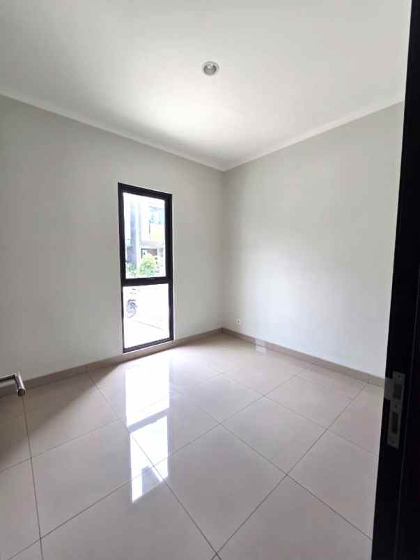 disewakan rumah scg summarecon crown gading