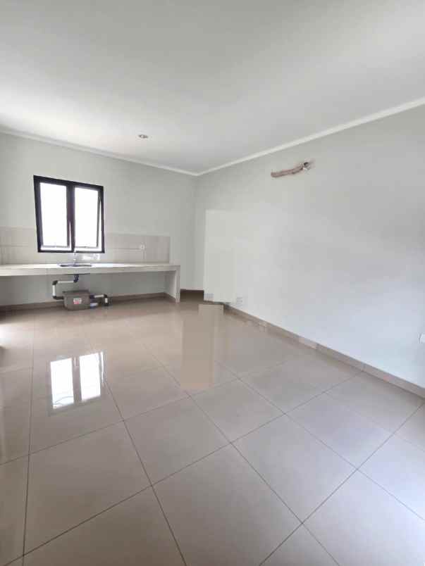 disewakan rumah scg summarecon crown gading