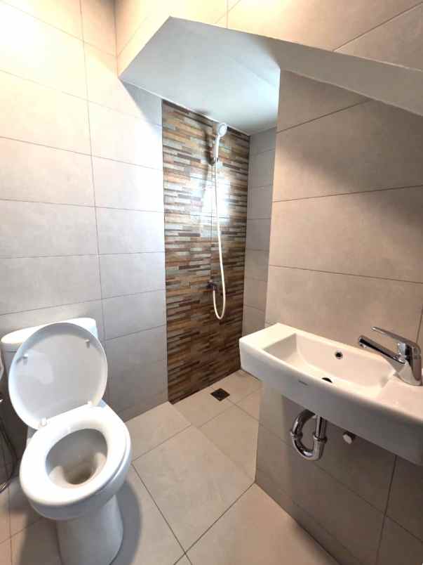 disewakan rumah scg summarecon crown gading