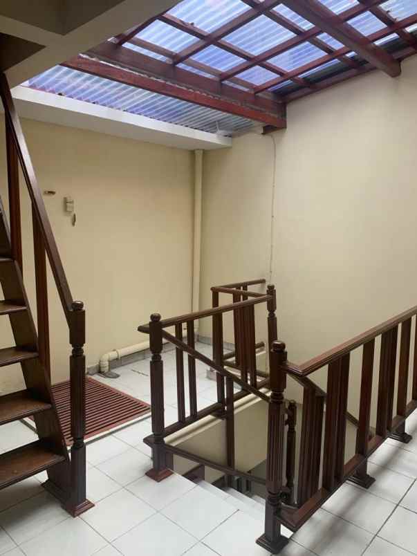 disewakan rumah standar 2 lt rapi bcs kelapa gading