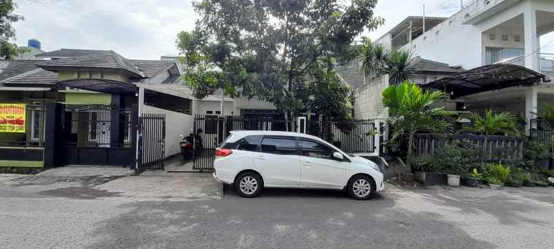 disewakan rumah terusan buah batu