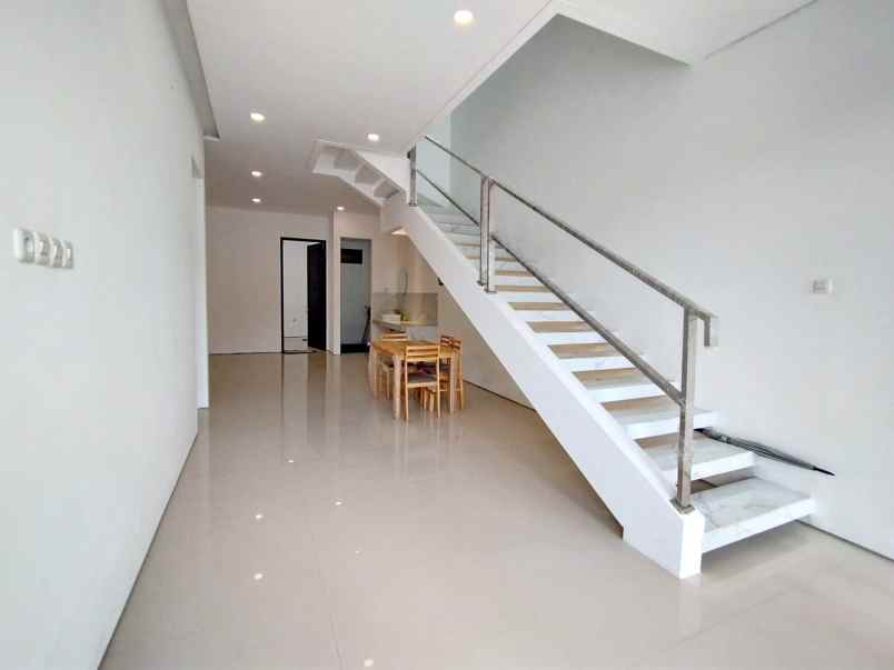 Rumah Baru Gress Mewah Wonorejo Rungkut Row Jalan 10 Meter