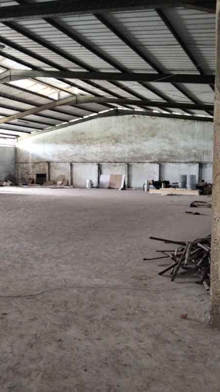 gudang di mengger moh toha