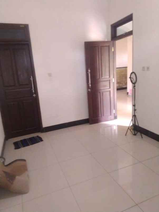 jual cepat rumah semi villa