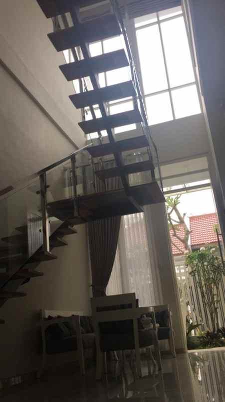 jual rumah bagus siap huni di puncak dieng