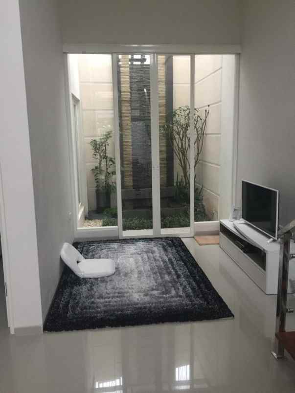 jual rumah bagus siap huni di puncak dieng