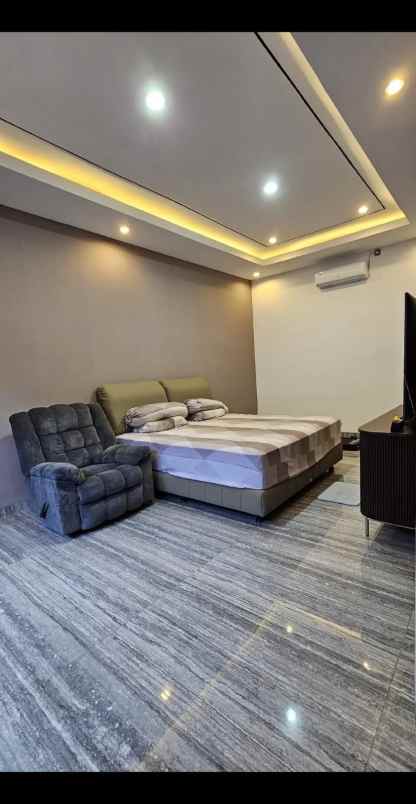 jual rumah citraland depan minimalis 5 kamar