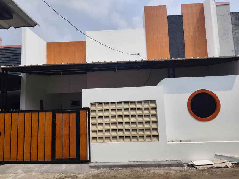 jual rumah dengan bangunan baru