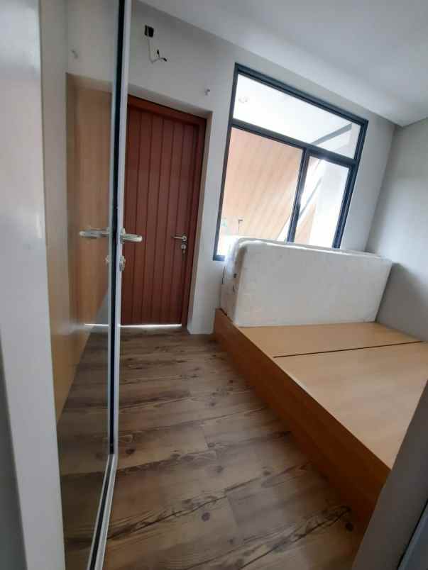 jual rumah fleekhauz tangerang selatan