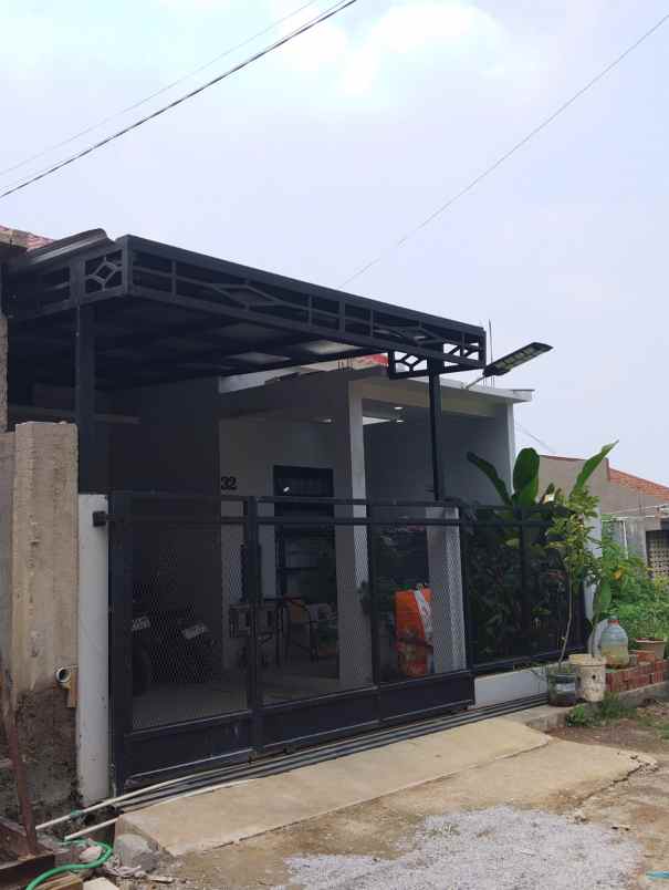 jual rumah keluarga 4 kamar tidur ujung berung