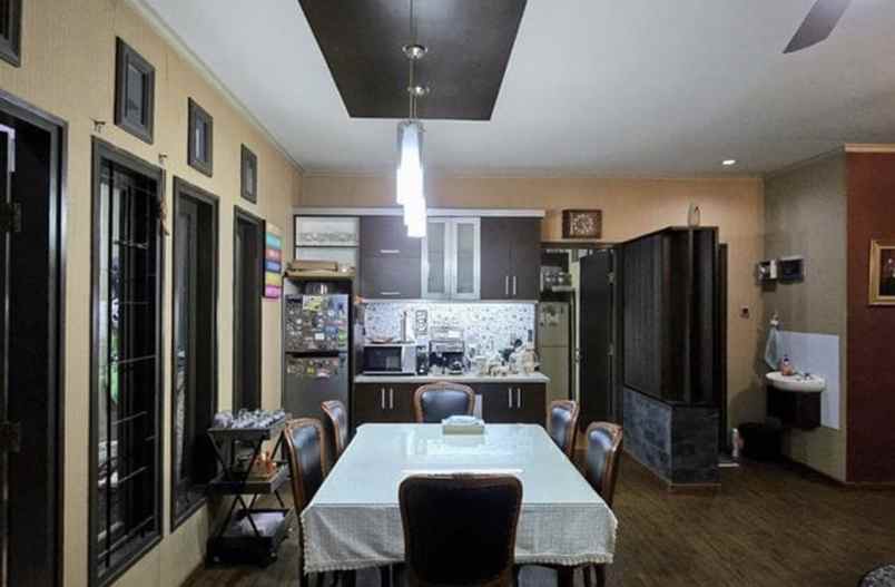 jual rumah mewah di cakra wijaya jakarta timur shm