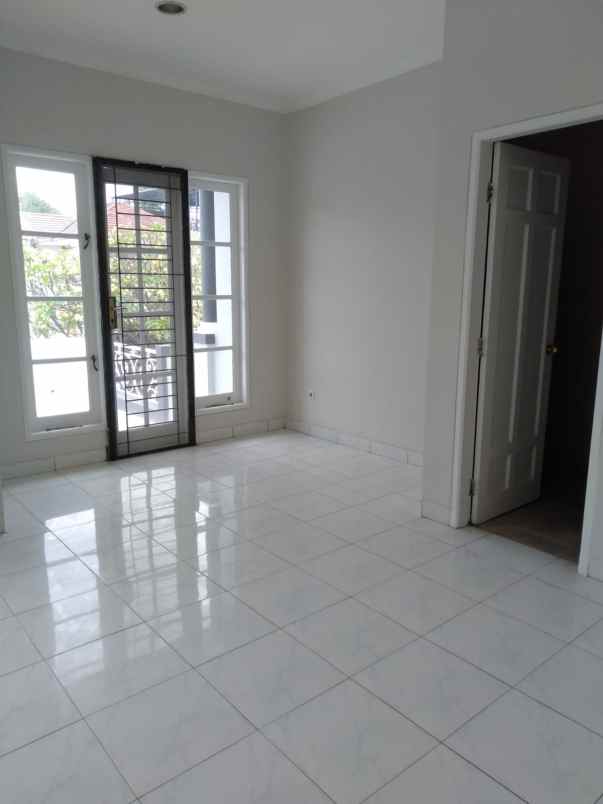 jual rumah siap huni kota wisata cibubur