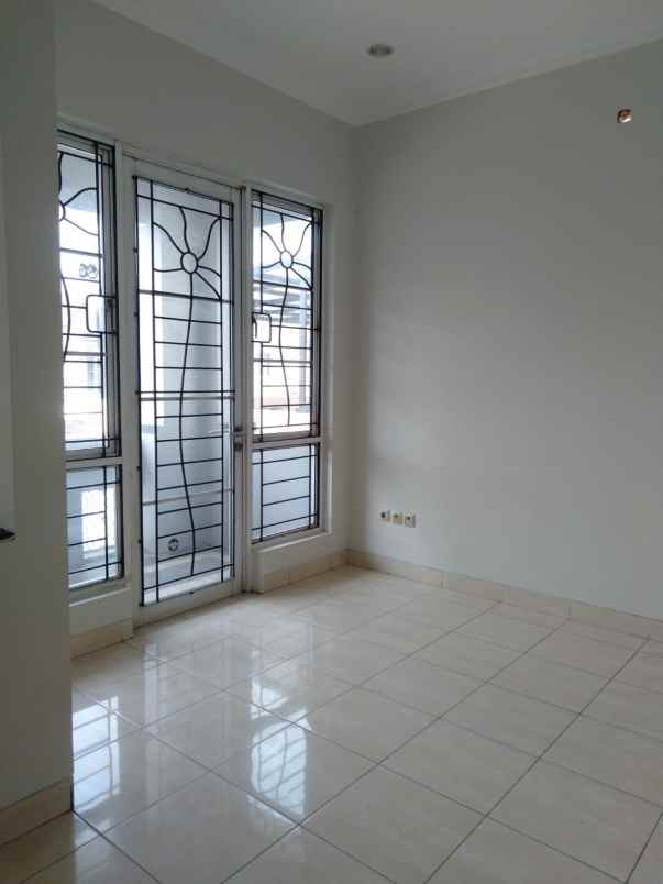 jual rumah siap huni kota wisata cibubur