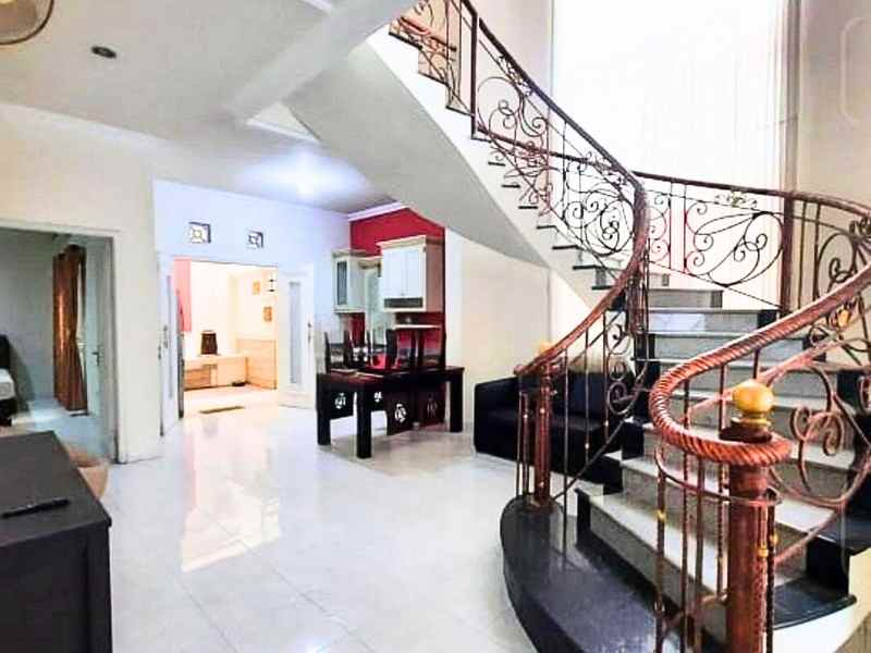 jual sewa rumah mewah shm di tenggilis surabaya