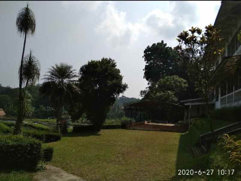 jual tanah dengan semua bangunan dan fasilitasnta