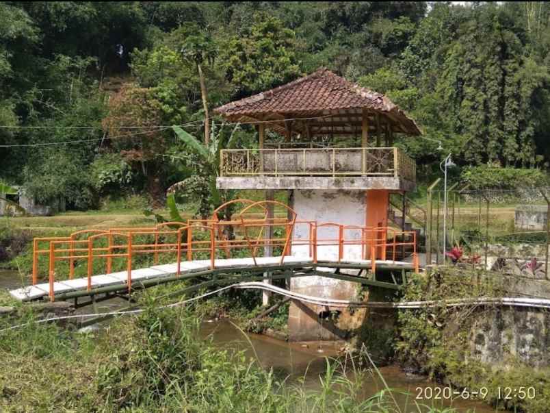 jual tanah dengan semua bangunan dan fasilitasnta