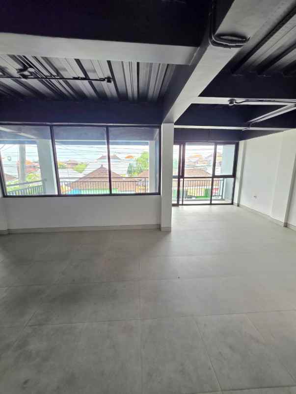 kesempatan langka gedung strategis padang sambian