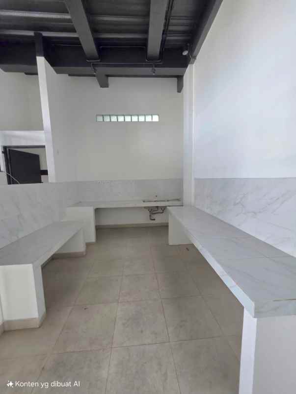 kesempatan langka gedung strategis padang sambian