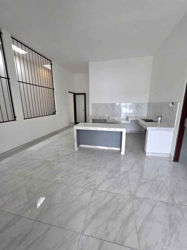 kesempatan langka gedung strategis padang sambian