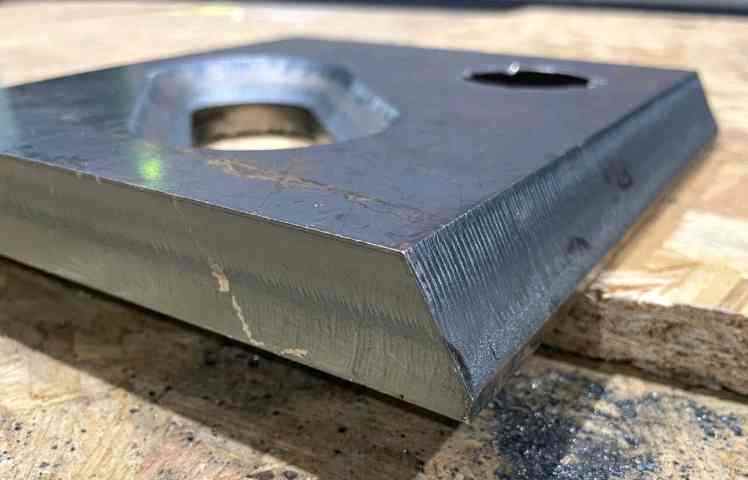 laser potong plate metal