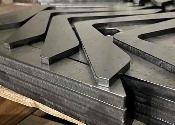 laser potong plate metal