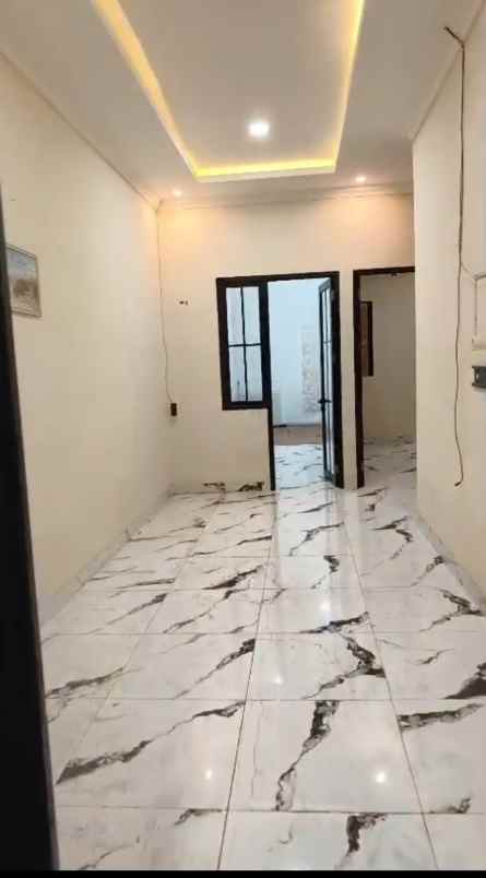 over kredit 65jt rumah siap huni dekat stasiun depok