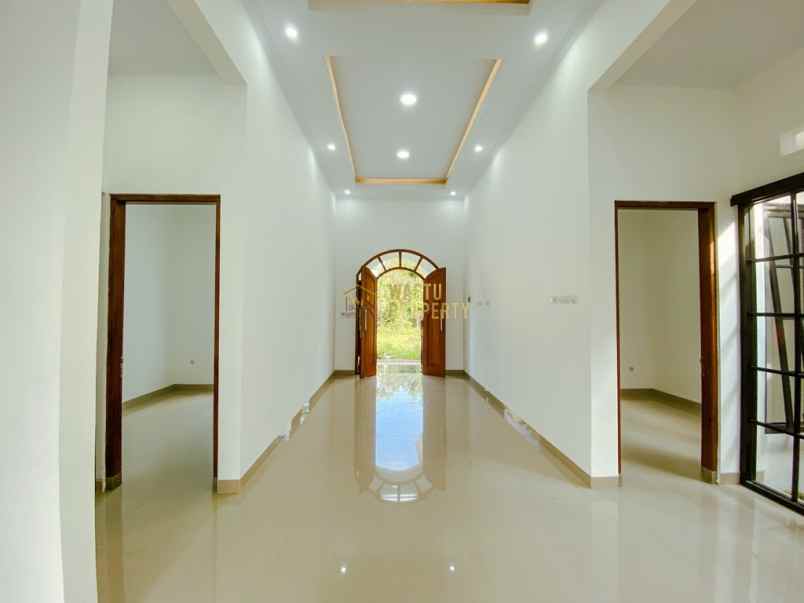 posisi hook gaya klasik dekat rsu mitra paramedika