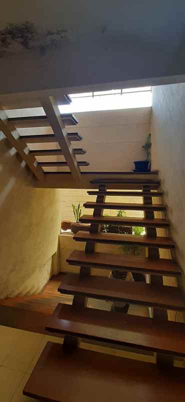 ruko gudang kantor jalan mustang