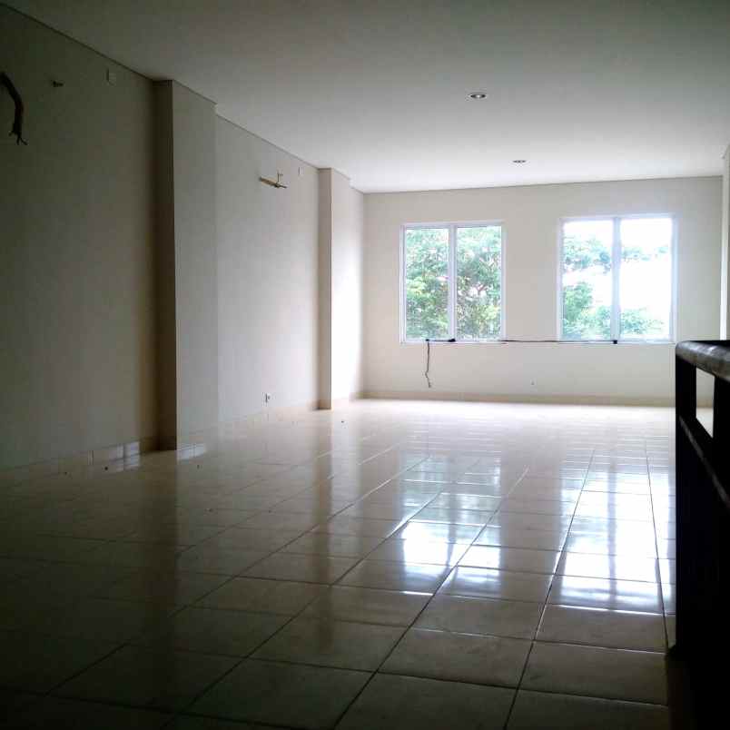 ruko the walk 5x14 70m jgc jakarta garden city cakung