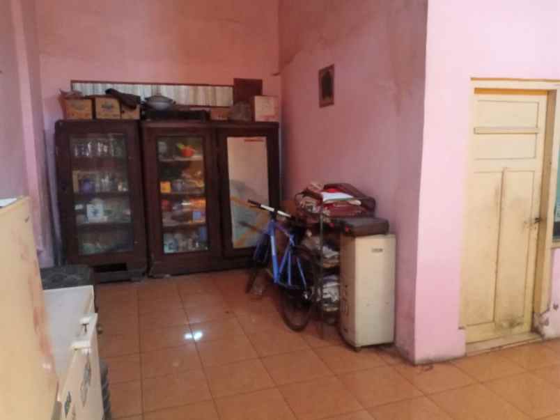 rumah 2 lantai 0 jalan raya dalam kota mojokerto