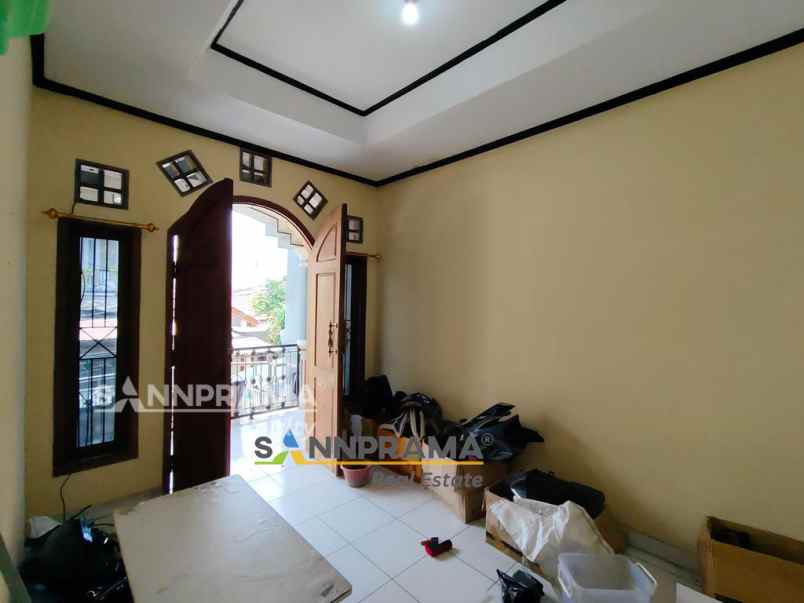 rumah 2 lantai dalam komplek cilincing asp