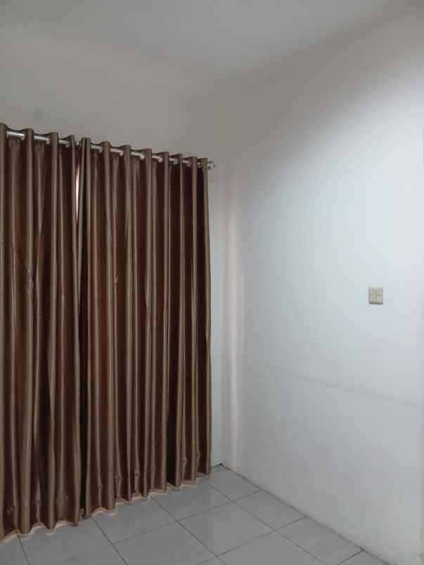 rumah 2 lantai di cilame one gate system