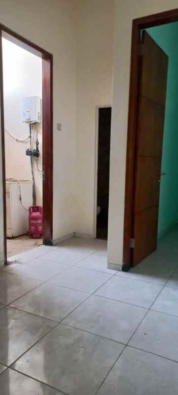 rumah 2 lantai lokasi sulfat malang bu