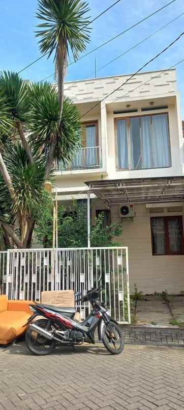 rumah 2 lantai lokasi sulfat malang bu