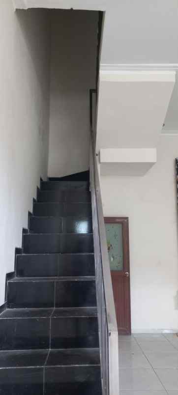 rumah 2 lantai lokasi sulfat malang bu