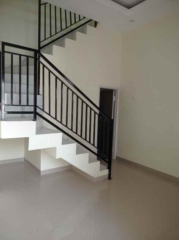 rumah 2 lantai minimalis di cibubur kelapa 2 wetan