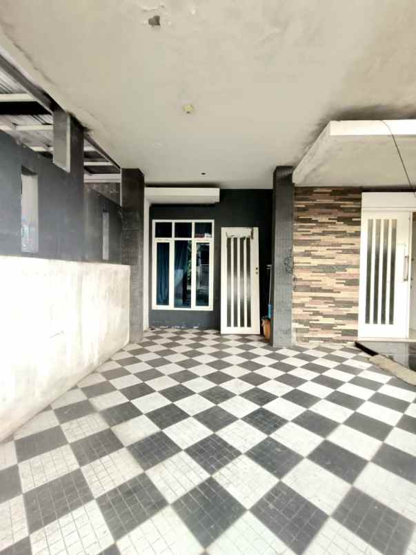 rumah 2 lantai minimalis lokasi candi mendut suhat