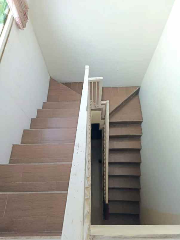 rumah 2 lantai minimalis lokasi candi mendut suhat