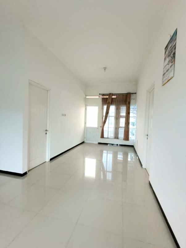 rumah 2 lantai minimalis lokasi candi mendut suhat