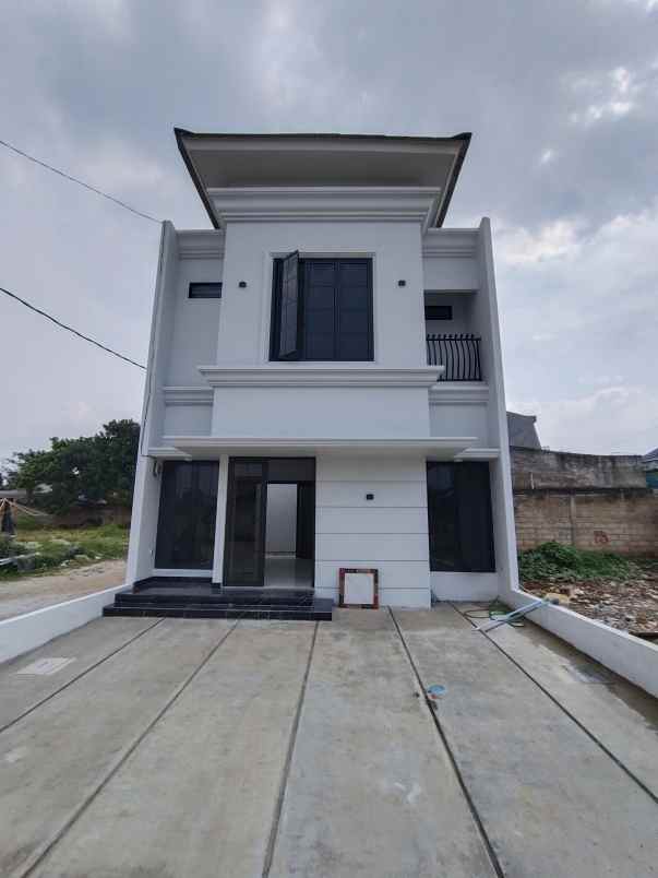 rumah 2 lantai murah strategis di limo depok