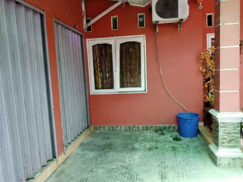 rumah 3 kt nempel gerbang tol kukusan depok