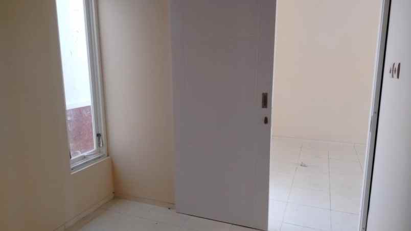 rumah 300 jutaan lokasi dekat exit tol pakis