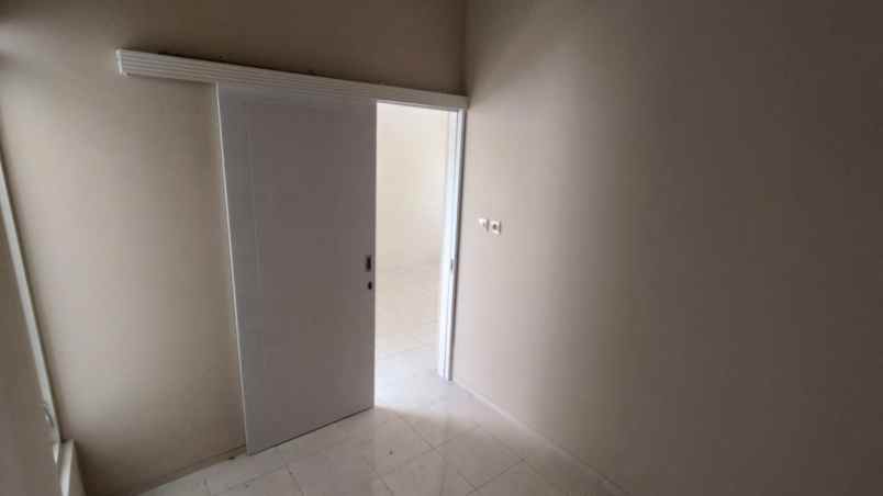 rumah 300 jutaan lokasi dekat exit tol pakis