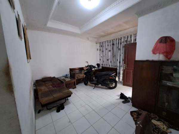 rumah 600 jutaan di tengah kota depok dekat stasiun