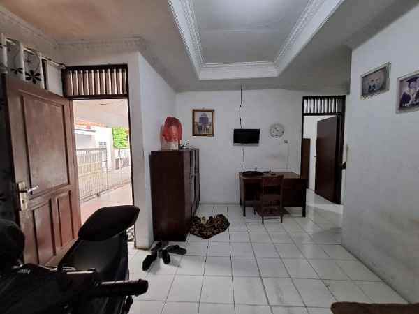 rumah 600 jutaan di tengah kota depok dekat stasiun