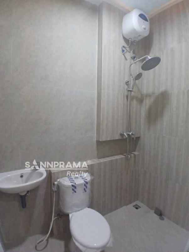 rumah american classic siap huni di jagakarsa jaksel