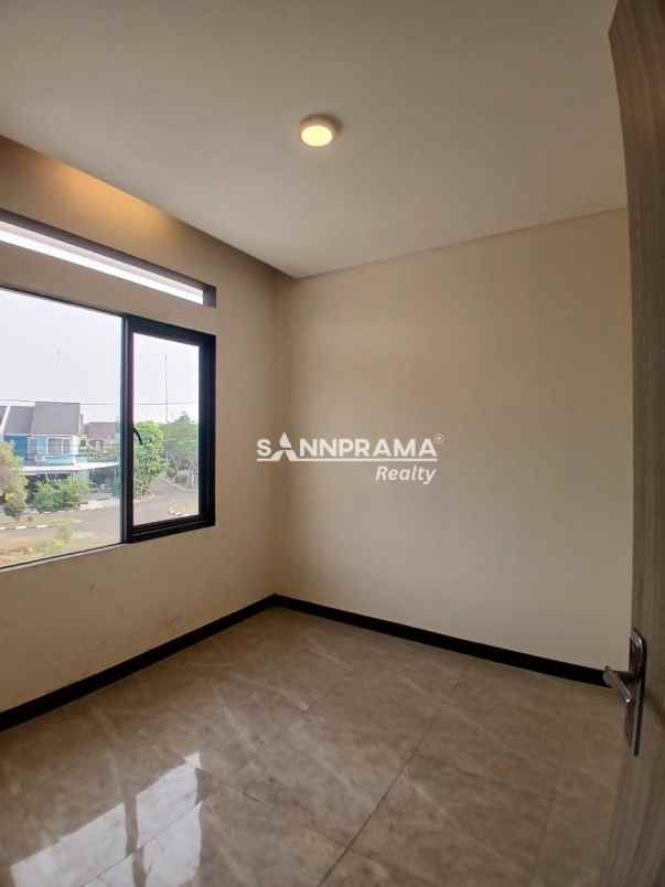 rumah baru 2 lantai siap huni di mampang depok