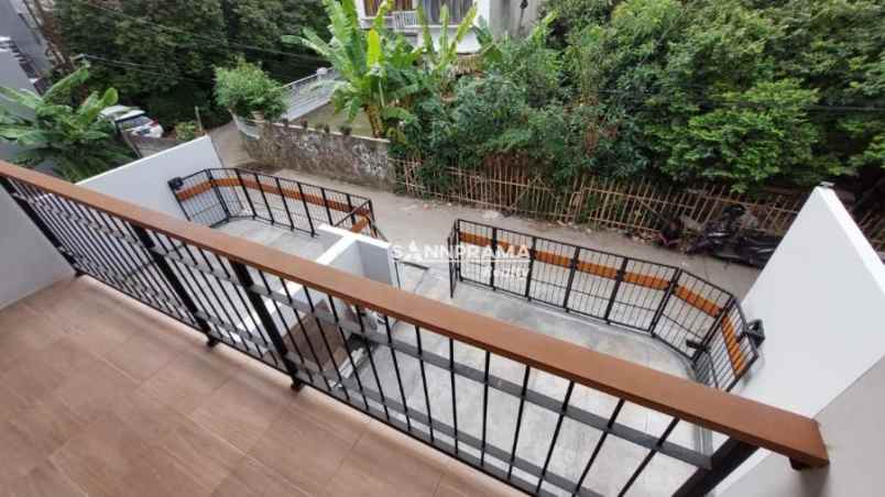 rumah baru 2 lantai siap huni di mampang depok