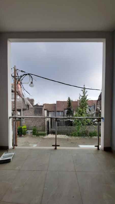 rumah baru cisaranten kulon dibawah 1m siap huni