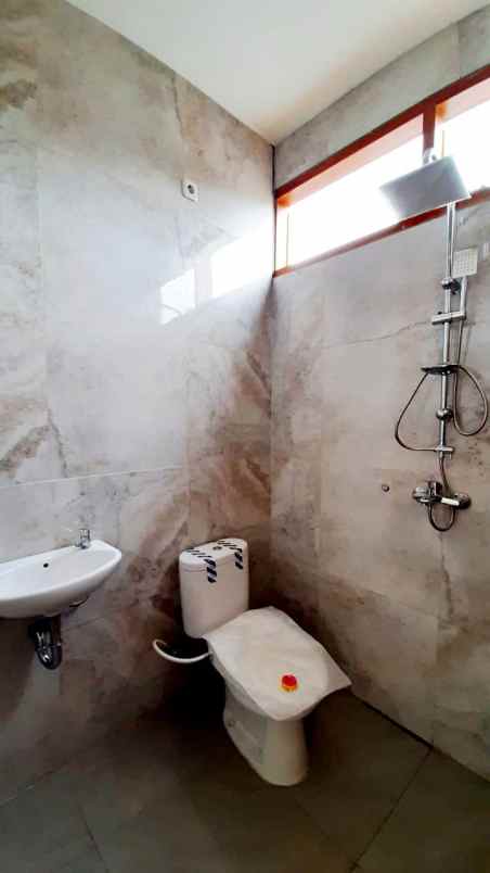 rumah baru cisaranten kulon dibawah 1m siap huni